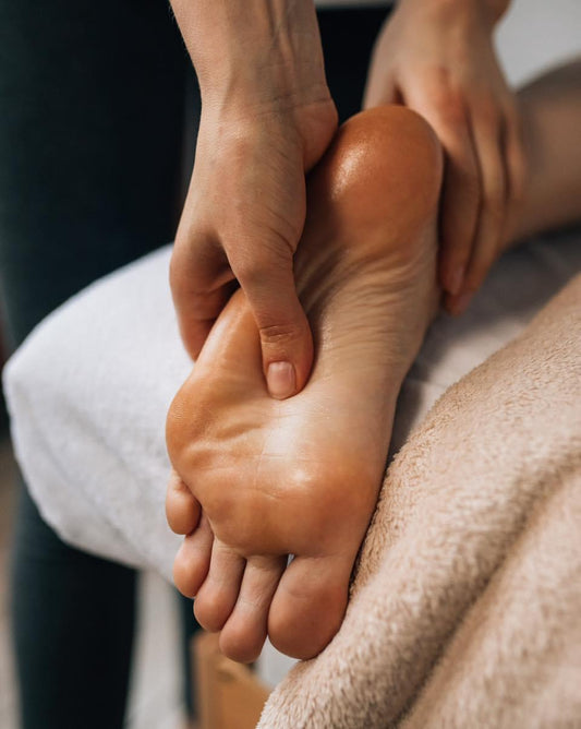 Ngâm và massage chân - Bí quyết thư giãn và chăm sóc sức khỏe